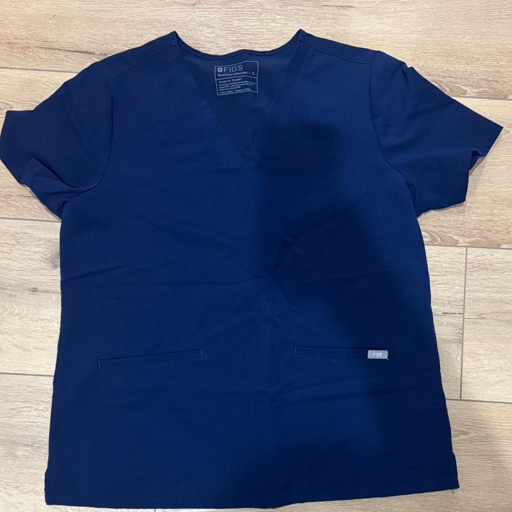 Women’s figs scrub top navy XL